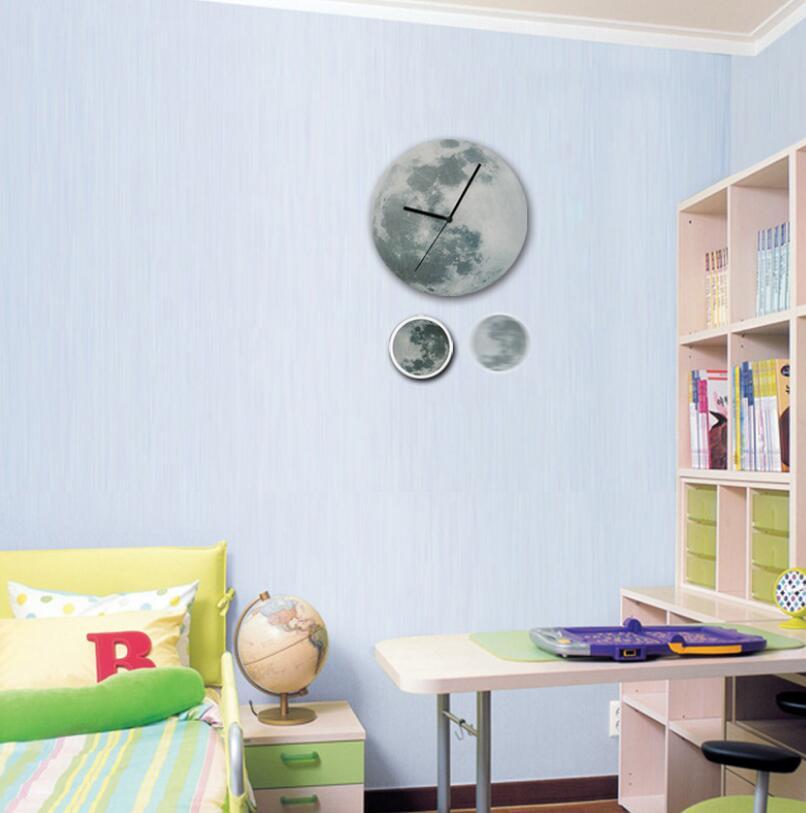 Orologio Lunare Fluorescente con Pendolo: Eleganza Notturna - Sogni Galattici