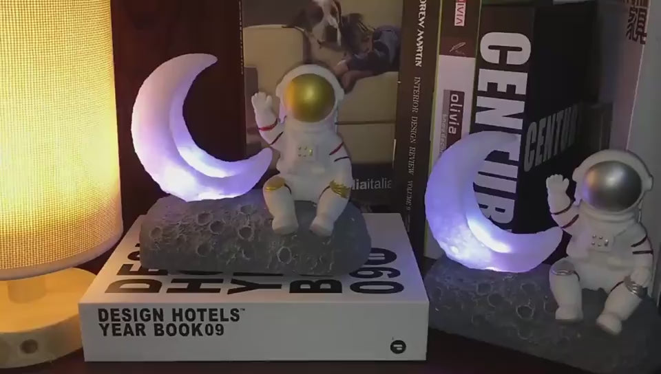 Moon Light Astronaut Glowing Wireless Speaker